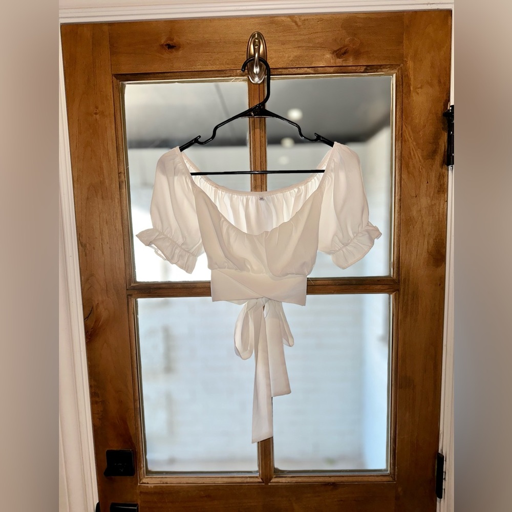Small white crop top blouse with tie
